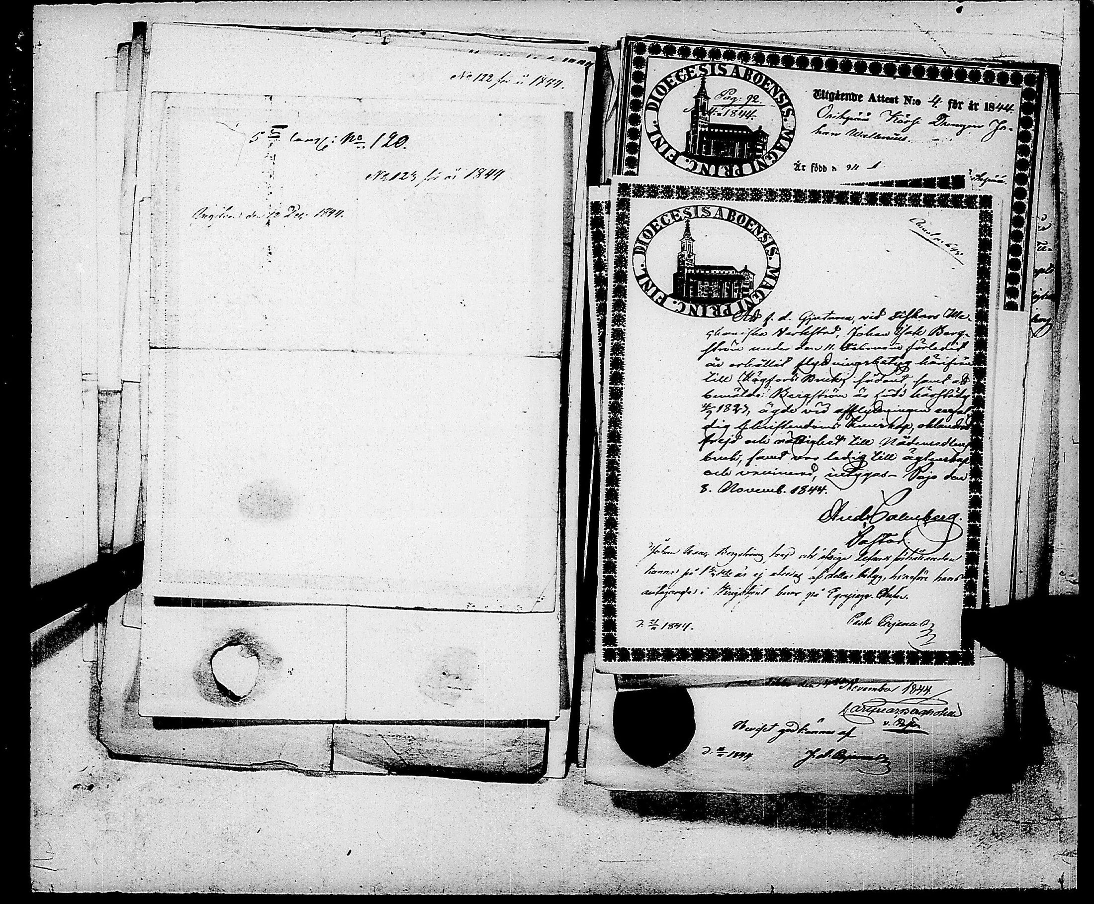 [ ../kirjat/Kirkonkirjat/ensimmainen_suomen_meriekipaasi/muuttokirjoja_1844-1845_es175/kuvat/137.jpg ]