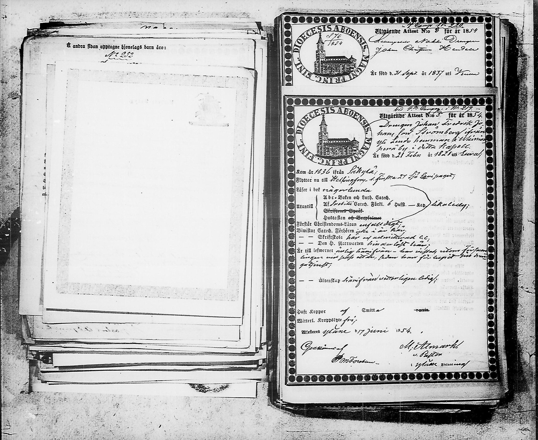 [ ../kirjat/Kirkonkirjat/ensimmainen_suomen_meriekipaasi/muuttokirjoja_1854-1855_es177/kuvat/269.jpg ]