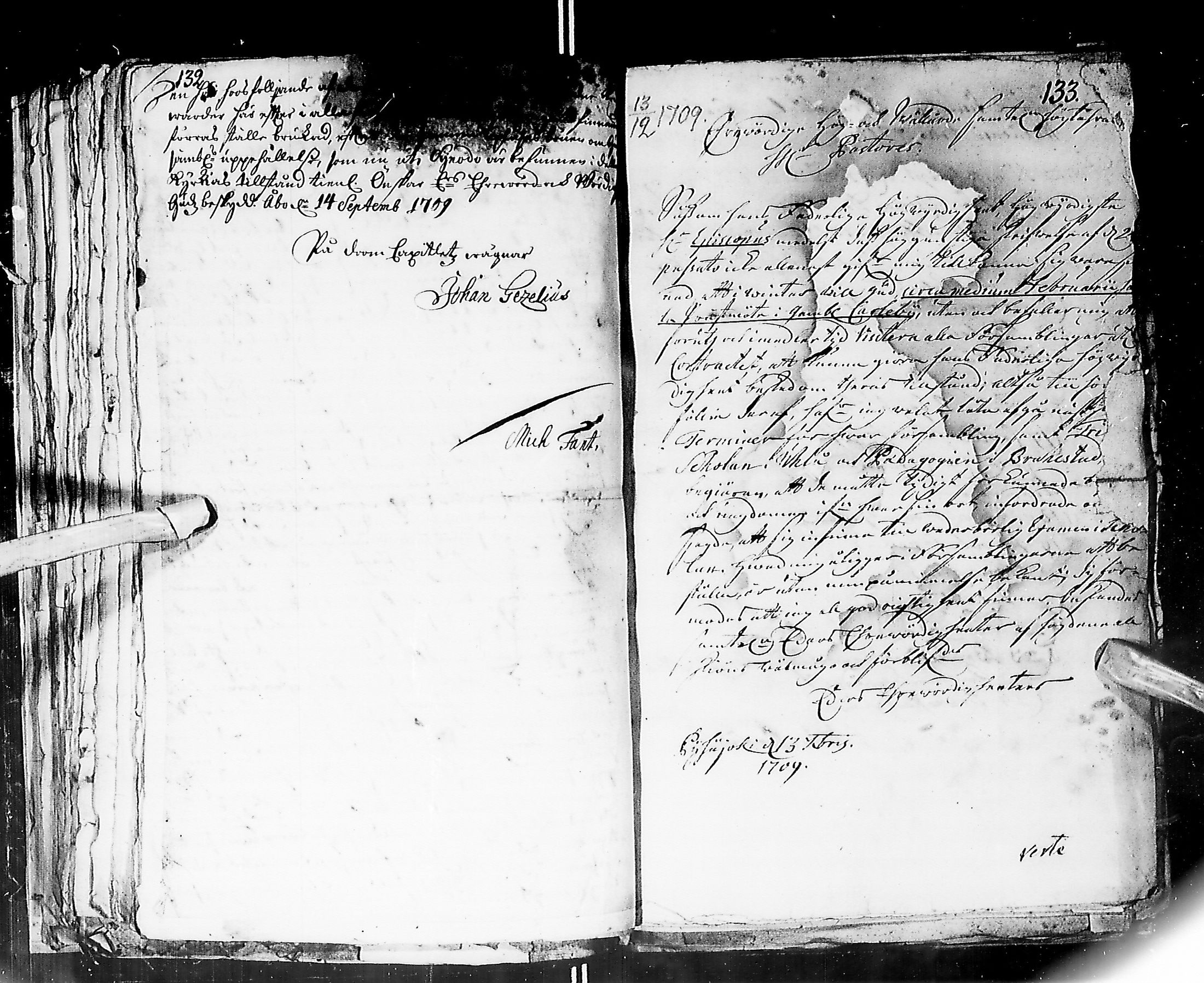 [ ../kirjat/Kirkonkirjat/ii/asiakirjoja_1704-1723_ik266/kuvat/73.jpg ]