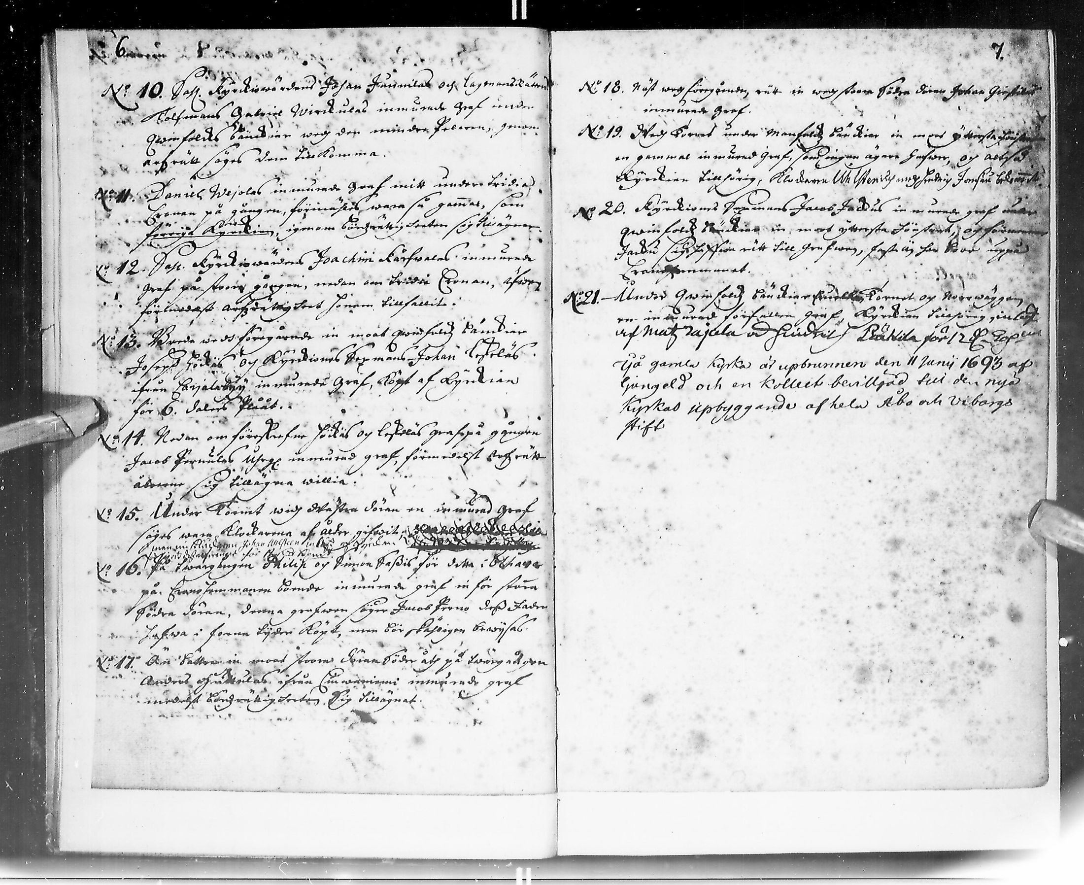 [ ../kirjat/Kirkonkirjat/ii/kalustoluettelo_1696-1879_ik261/kuvat/10.jpg ]
