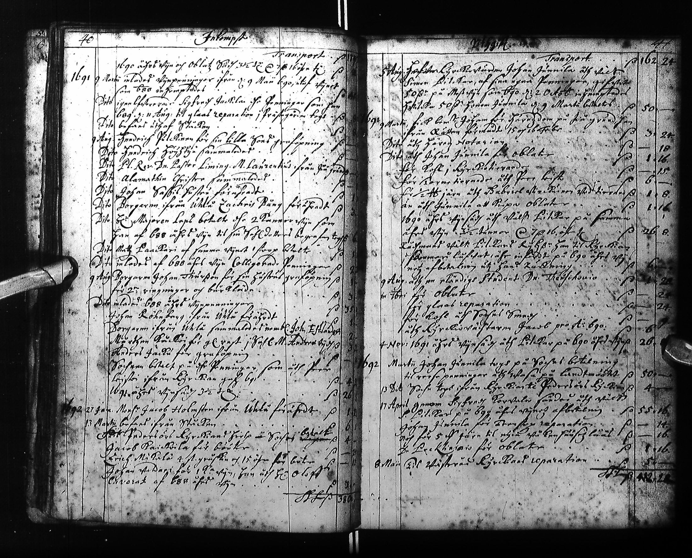 [ ../kirjat/Kirkonkirjat/ii/tilit_1661-1767_ik260-261/kuvat/27.jpg ]